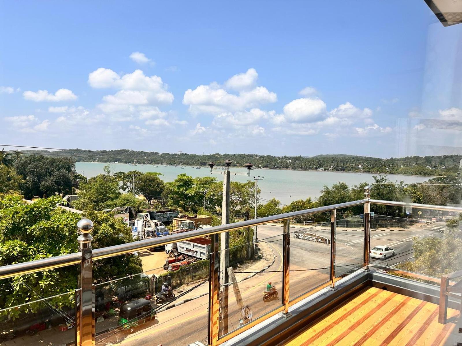 Holiday Villa Trincomalee Exterior foto