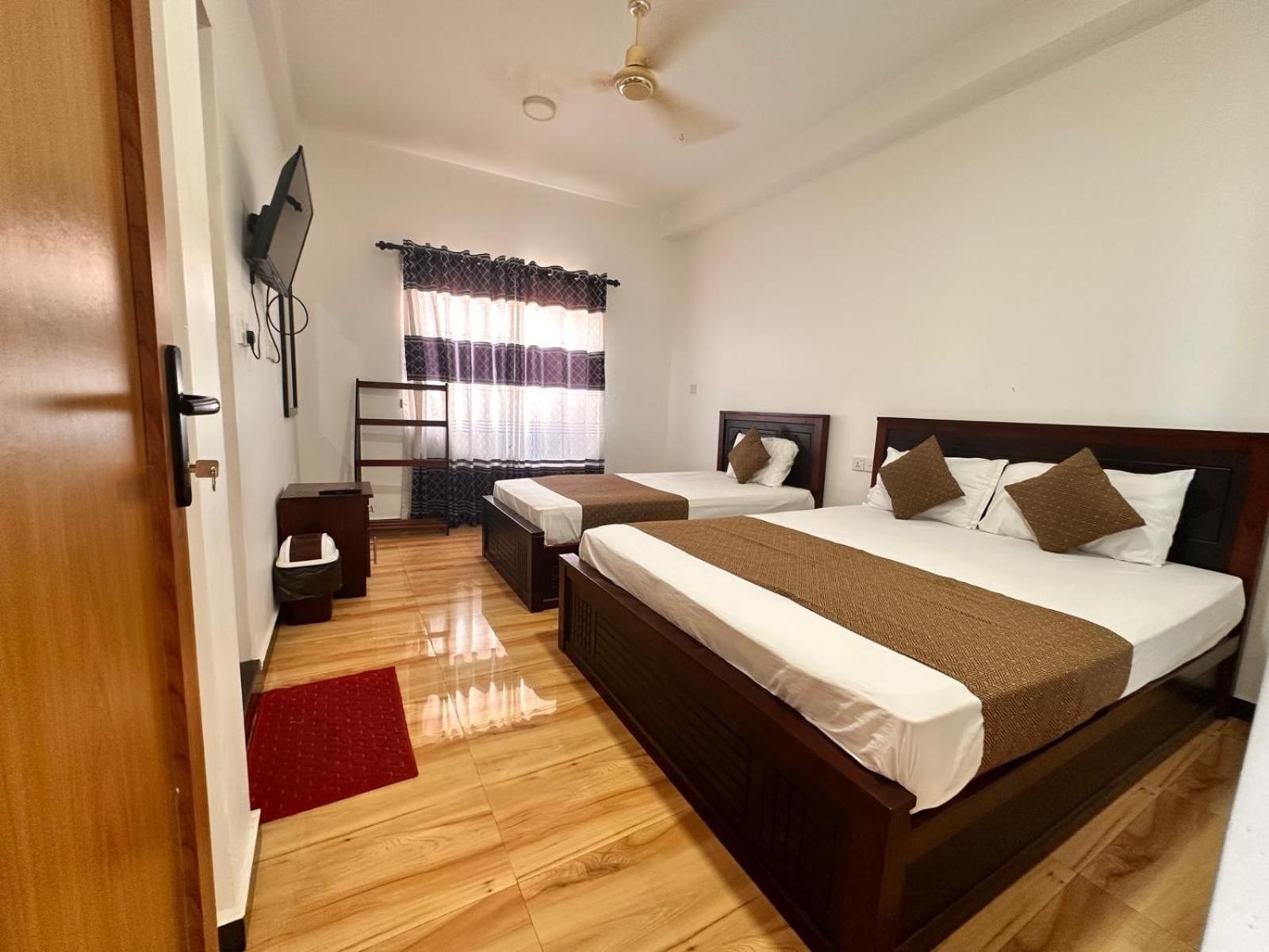 Holiday Villa Trincomalee Exterior foto