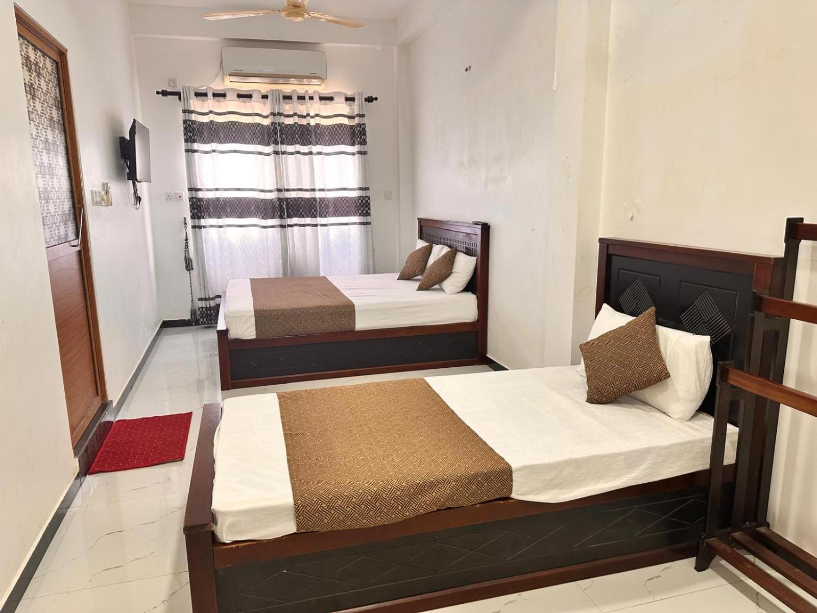 Holiday Villa Trincomalee Exterior foto