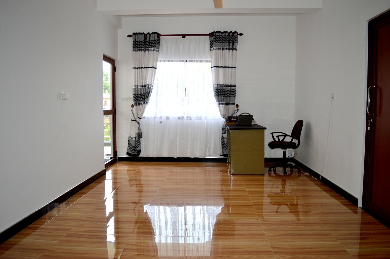 Holiday Villa Trincomalee Exterior foto