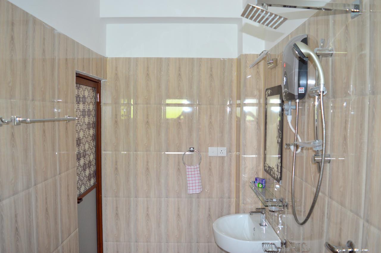 Holiday Villa Trincomalee Exterior foto