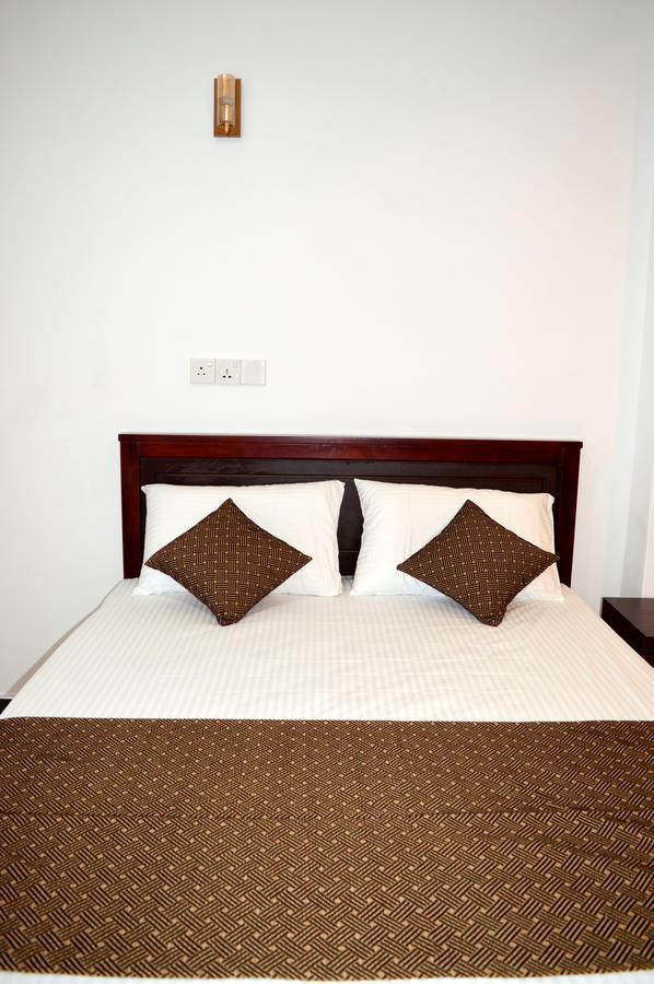 Holiday Villa Trincomalee Exterior foto