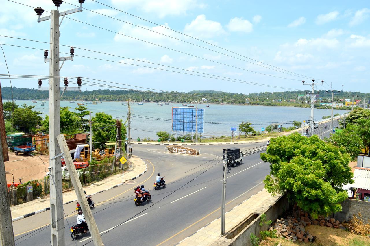 Holiday Villa Trincomalee Exterior foto